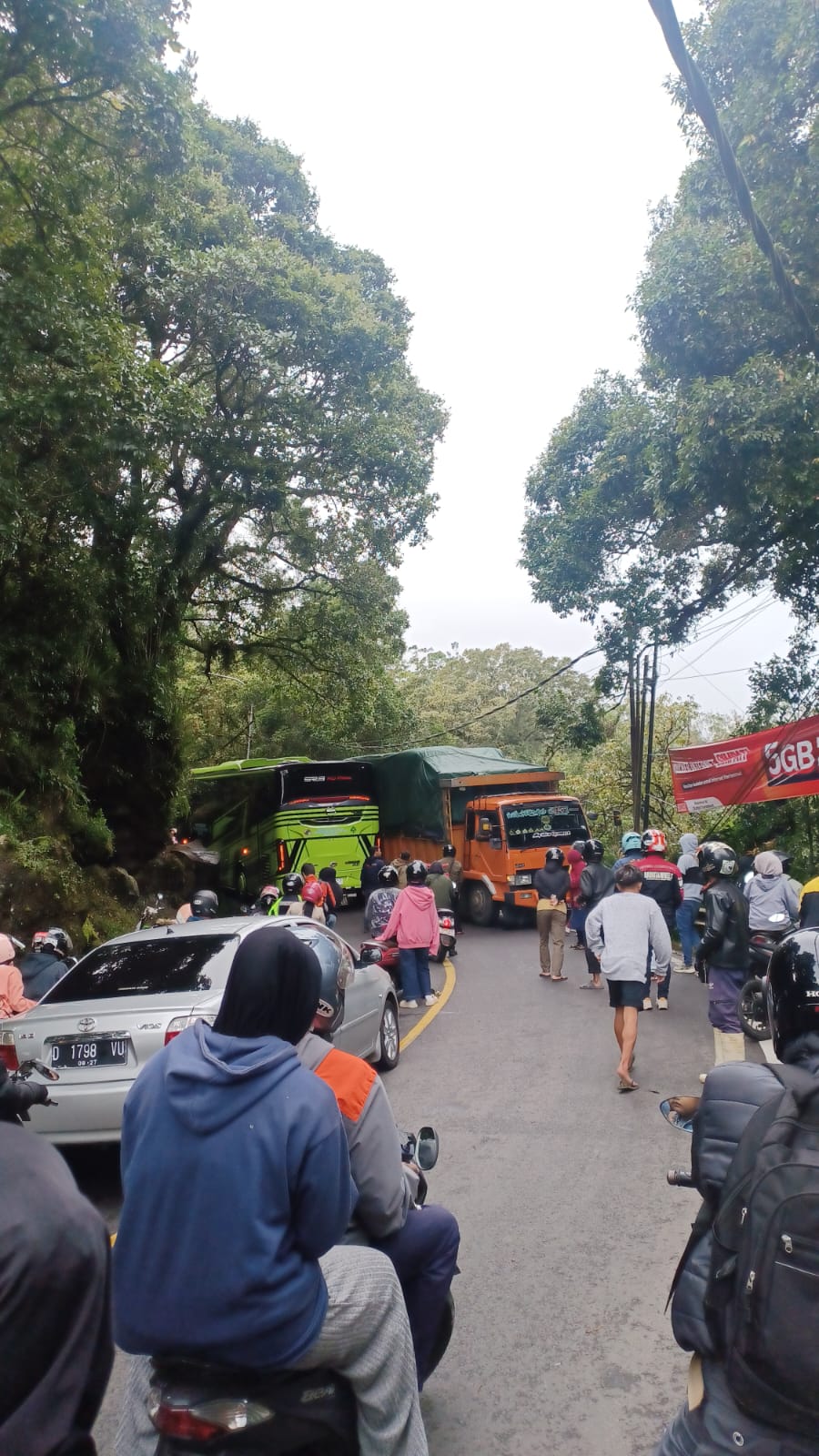 Arus  Lalu Lintas Ciwidey - Rancabali Macet Total, Ada Apakah..? 
