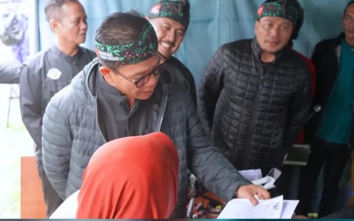 Semarak Bunga Desa Dalam Rangka Hardesnas 2026,  Bupati Bandung Kunjungi Gerai Disdukcapil