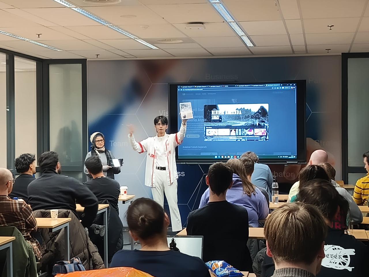 Kepala Museum Pendidikan Nasional Universitas Pendidikan Indonesia (UPI), Hadir Sebagai Pembicara