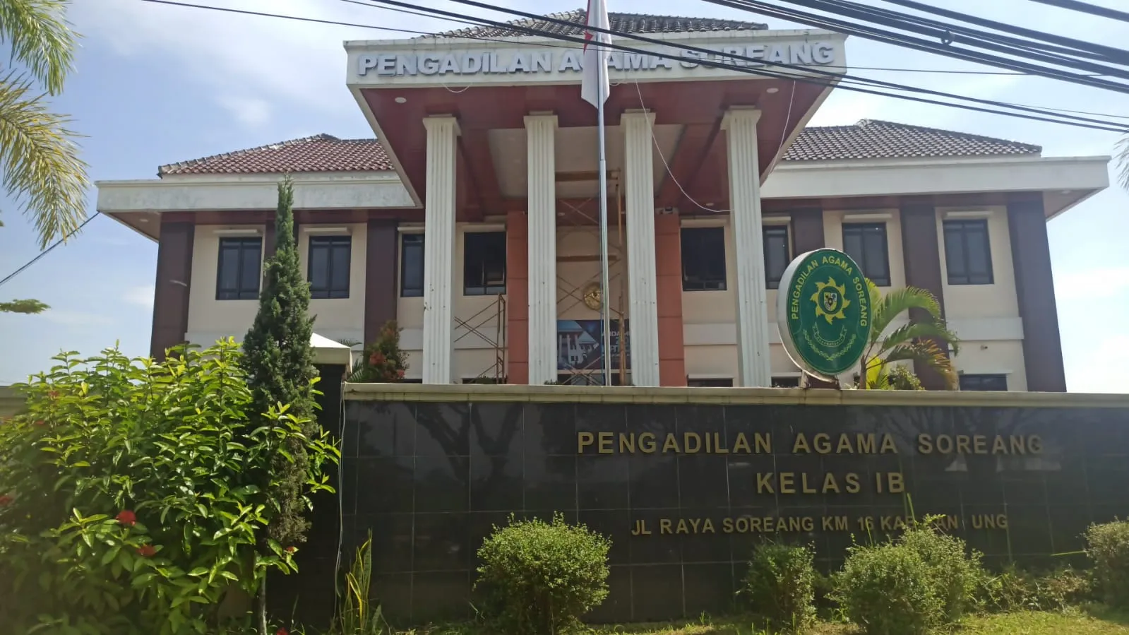 Keadilan atau Adu Cepat? Sistem Antri Pengadilan  Agama Soreang  Memaksa Rakyat ‘Bertarung’ Sejak Dini Hari