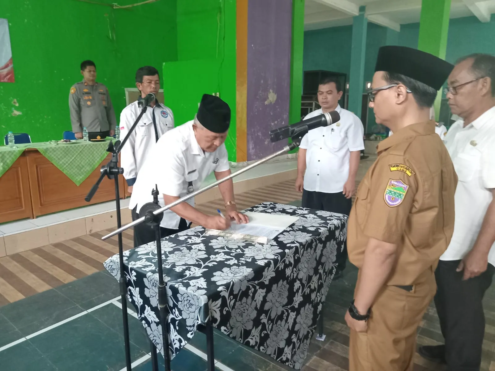 Pemdes Cihaurbeuti Lantik Kaur Perencanaan Baru, Dorong Peningkatan Kinerja Desa
