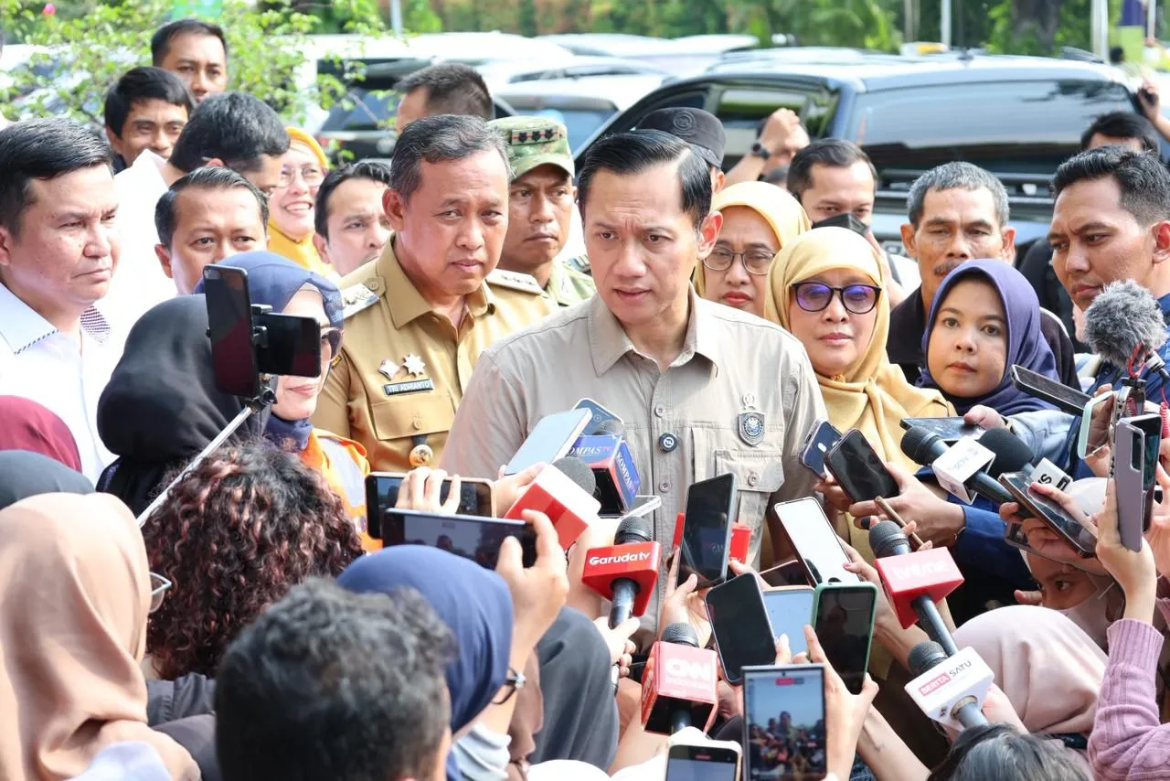 Tanpa Diskriminasi Gerbong, AHY Soroti Insiden KRL Bekasi Timur