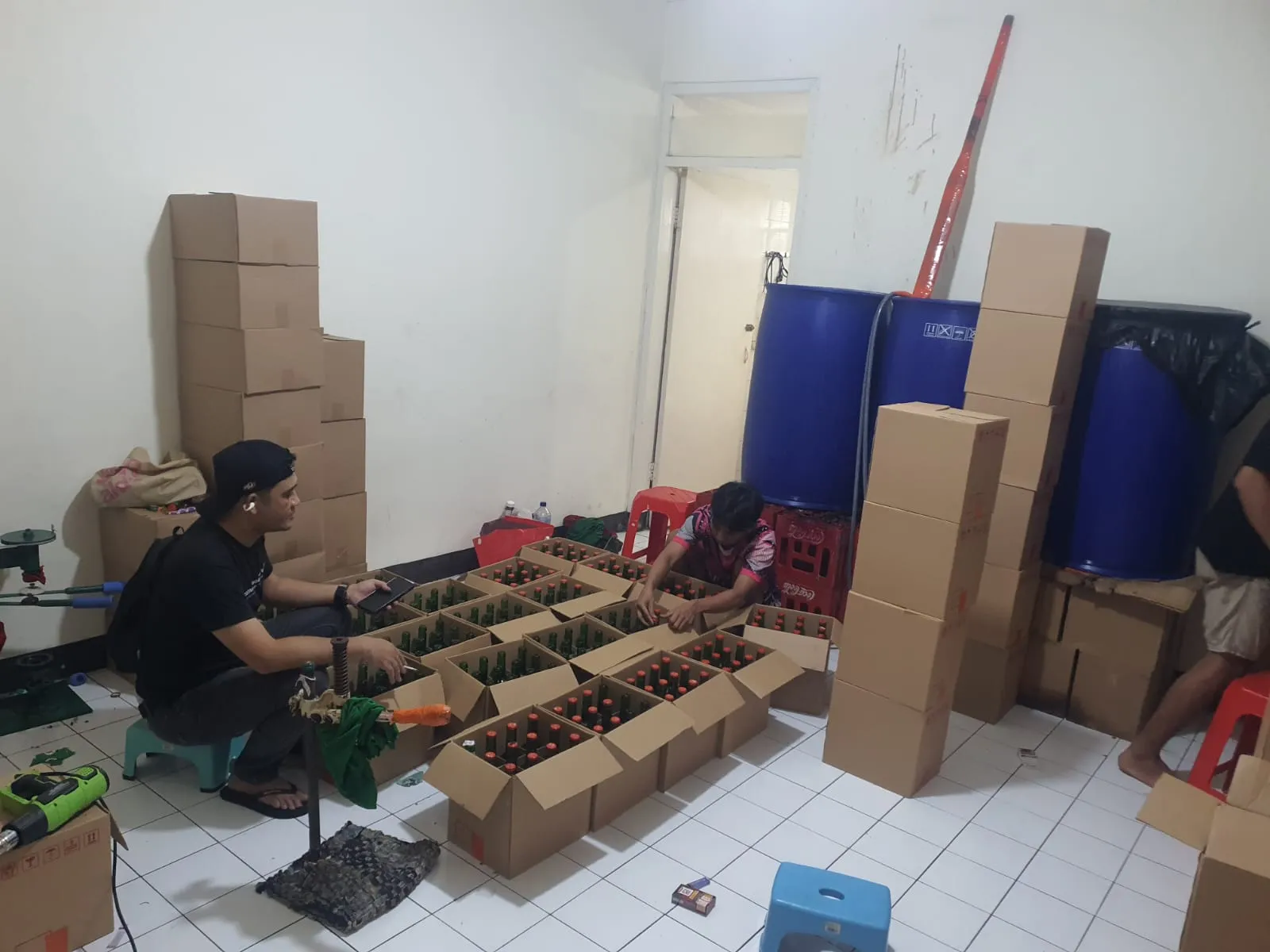 Unit 3 Subdit I Krimsus Polda Jabar Bekuk Pelaku Miras Oplosan “Kuda Mas” di Bandung