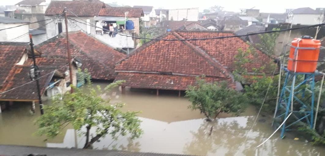 Banjir Kepung Kabupaten Bandung, Jalur Alternatif Dipadati Pemotor