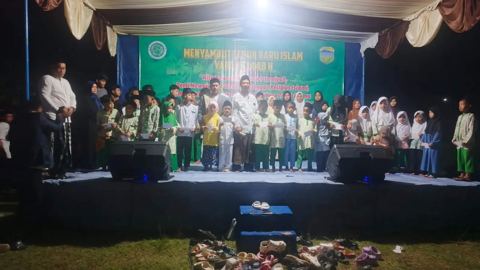 Sambut Tahun Baru Islam 1448 H, Pemdes Pakalongan Gelar Pawai Obor dan Santuni 68 Anak Yatim