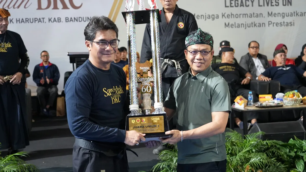 KDS Serahkan Trofi Juara Umum BKC Open Tournament, Apresiasi Konsistensi BKC Selama Enam Dekade