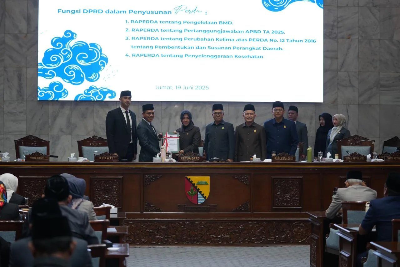 Jawab Pandangan Fraksi DPRD, KDS Pastikan Penyempurnaan Tiga Raperda untuk Perkuat Tata Kelola Pemerintahan dan Layanan Publik