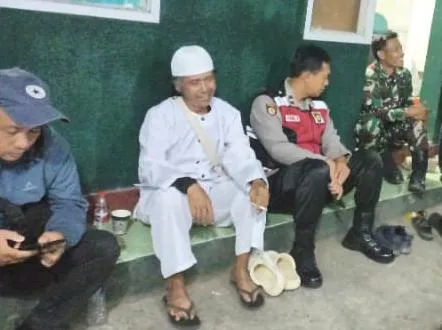 Satnarkoba Polres Sumedang Edukasi Masyarakat Melalui Patroli Dialogis