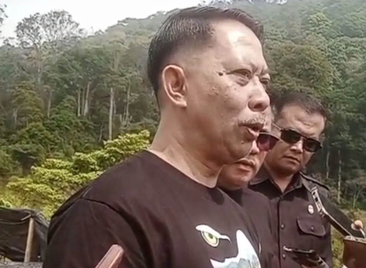 Dua Ekor Elang Brontok "Ajeng & Sukma" Dilepas Liarkan Kembali di TWA Papandayan