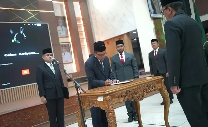 Dalam Rangka Pengisian Jabatan Kosong di 4 OPD, Bupati KDS Lantik Eselon II untuk Menjamin Roda Pemerintahan dan Layanan Publik