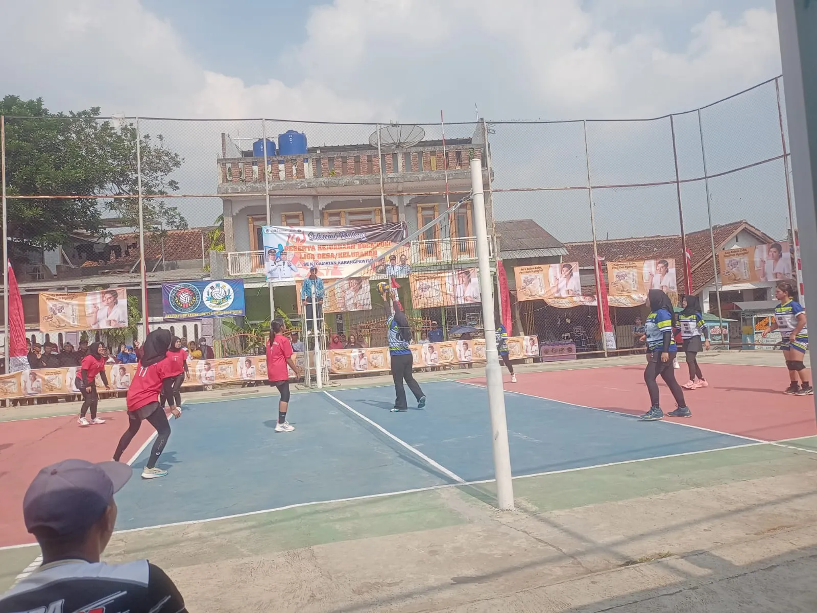 Tim Bola Voli Putri Desa Cimurah Menang Telak 3-0 atas Sindangpalay, Melaju ke Babak Selanjutnya