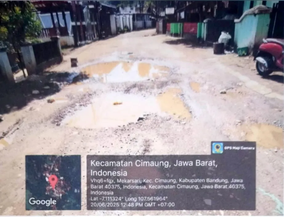 Jalan di Depan Kantor Desa Mekarsari Belum Tersentuh Perbaikan, Kades: Jangan Sampai Program "Jalan Mantap" Tercoreng