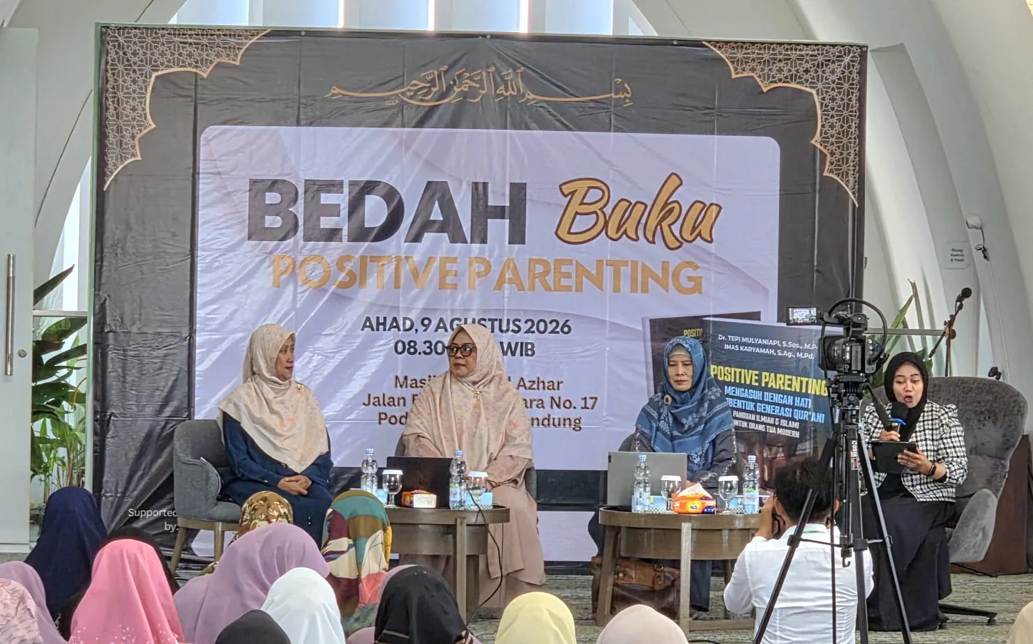 Bedah Buku Positive Parenting, Dorong Orang Tua Bangun Generasi Qur’ani