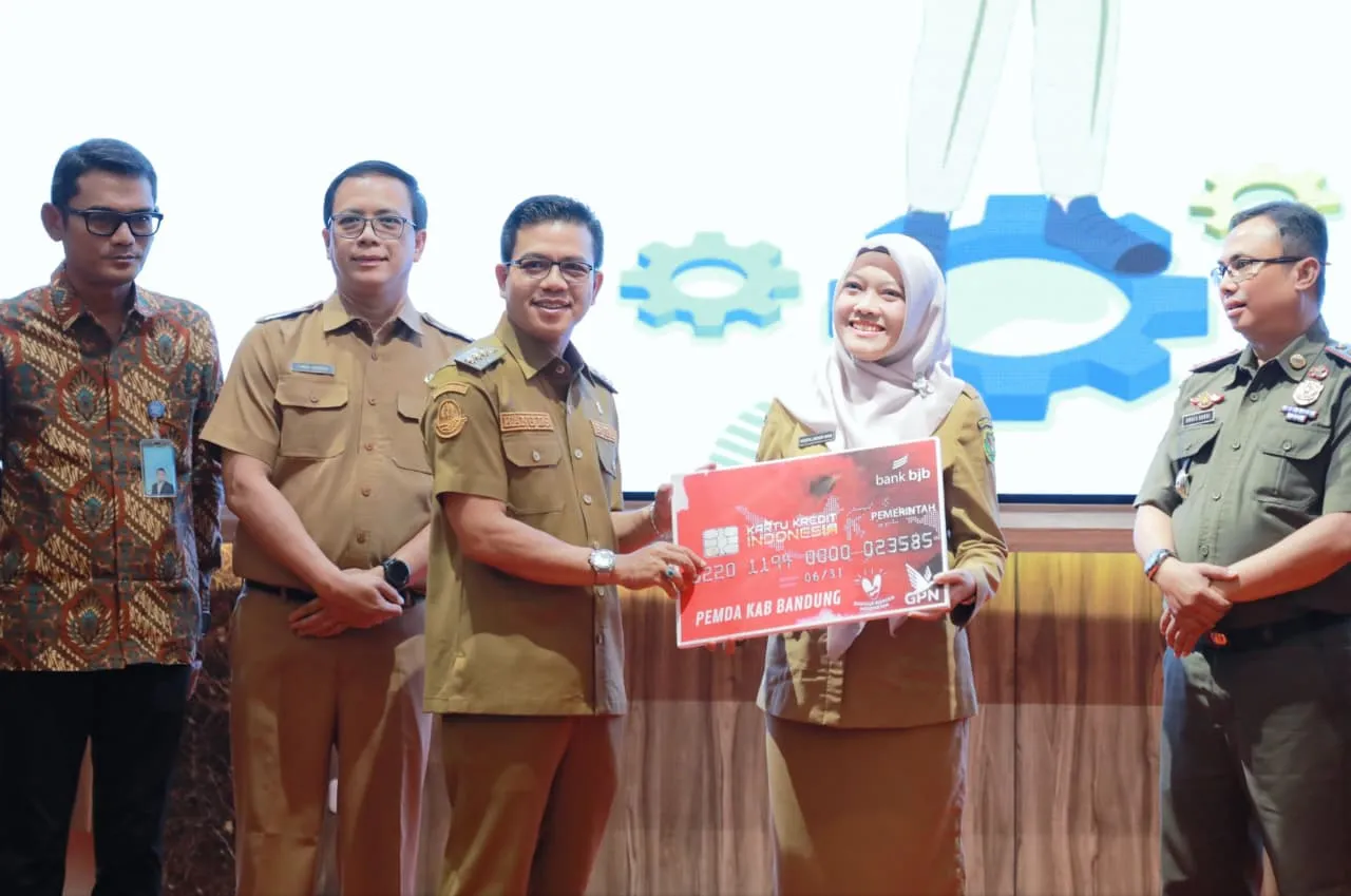 Pemkab Bandung Luncurkan Kartu Kredit Indonesia, KDS Tekankan Pengawasan dan Integritas