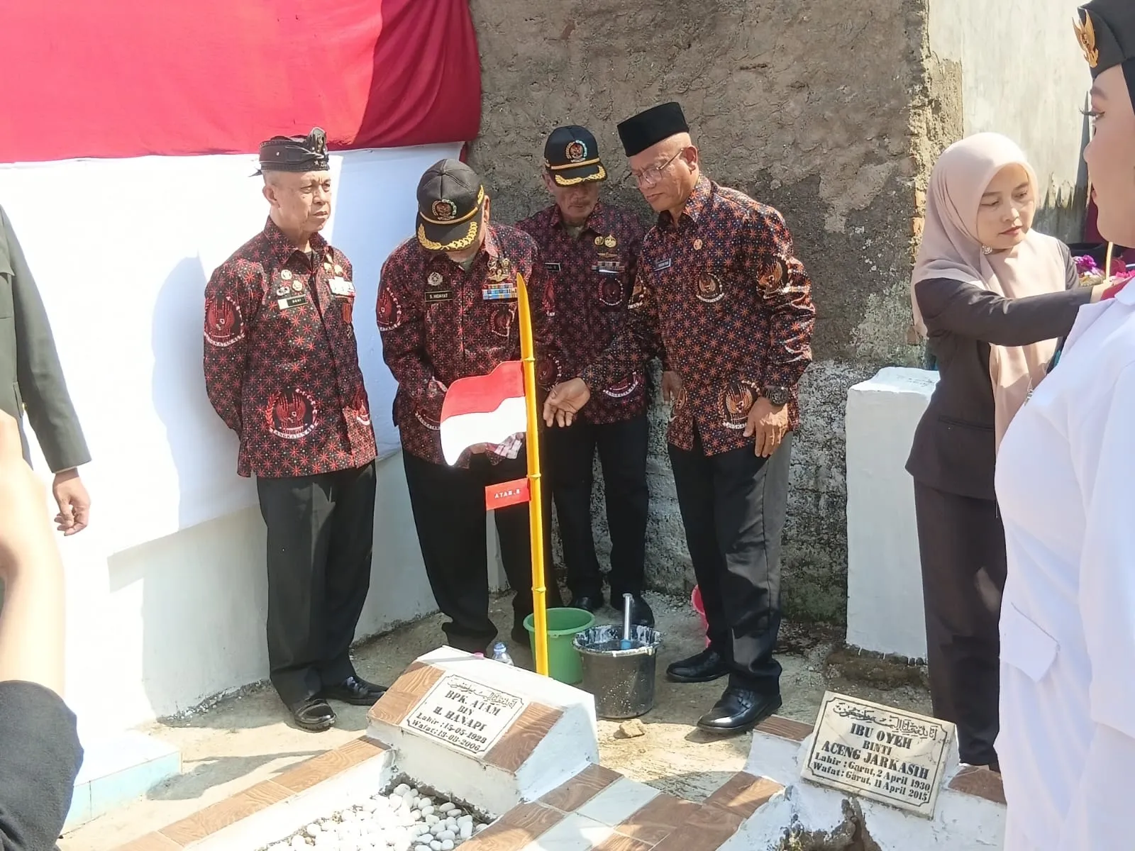 Laskar Prabowo 08 PAC Karangpawitan Hadiri Pemancangan Bambu Runcing Berbendera Merah Putih