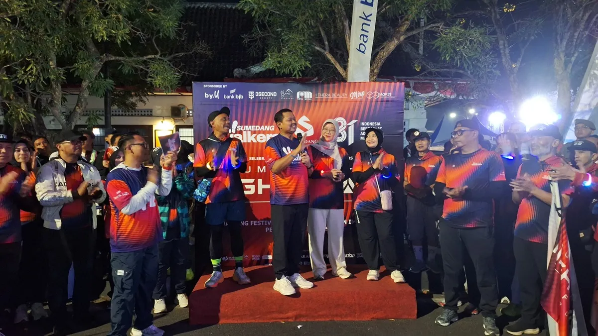 Ribuan Warga Tumpah Ruah Meriahkan Sumedang Night Walkers Fest 2026
