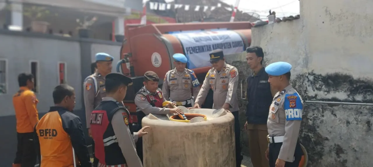 Monitoring Penyaluran Bantuan Air Bersih BPBD Kabupaten Ciamis di Desa Sumberjaya