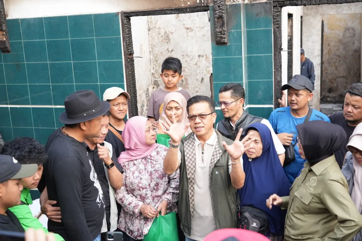 KDS Turun Langsung ke Korban Kebakaran, Minta Evaluasi Instalasi Listrik di Kabupaten Bandung