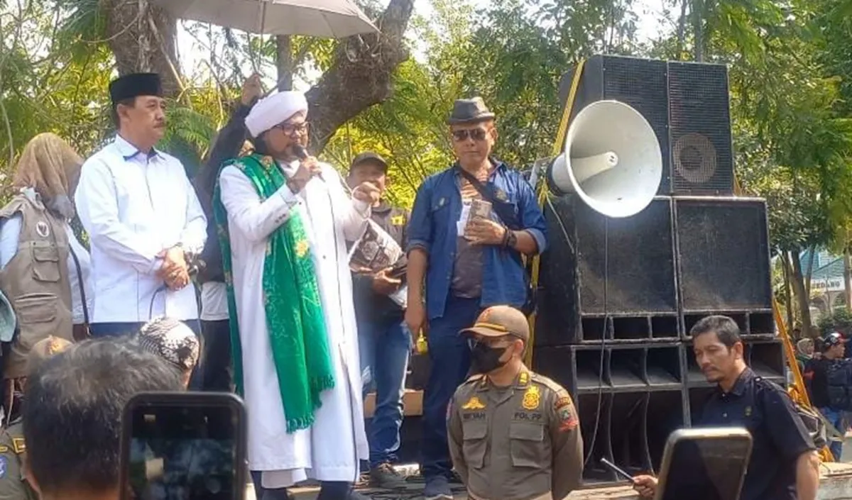 Abuya KH Ade Nurzaman:  Poster AI Beredar, Itu Upaya Memecah Belah Anak Bangsa