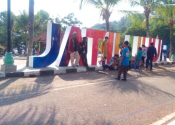 Waduk Jatiluhur Pilihan Favorit Libur Lebaran