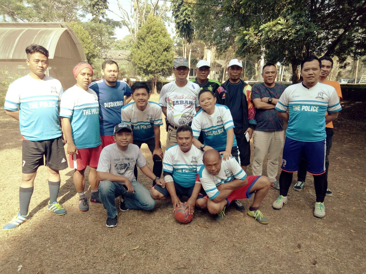 Peringati HUT RI ke 73, Staf dan Pimpinan Jadi Lawan