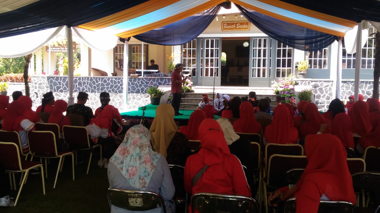 Dorong Minat Baca Anak, IKBI PTPN VIII Salurkan Ribuan Buku