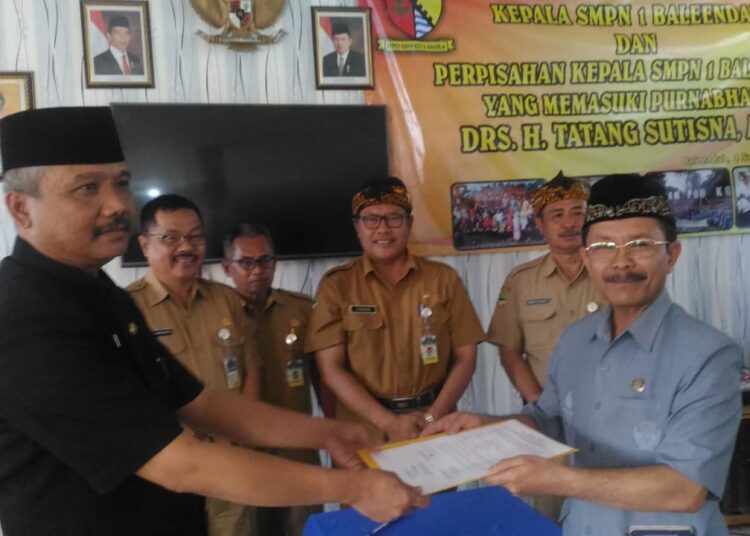 Asep Juhro Siap Lanjutkan dan Perbaiki SMPN 1 Baleendah