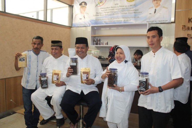 Produksi Kopi KBB Akan Digabung Dalam Satu Brand “Kopi Lumpaaat”