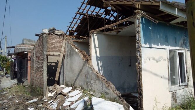 600 Rumah Rusak Akibat Angin Puting Beliung