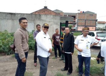 Disdik Tinjau Langsung Kajian Relokasi Bangunan SDN Tirtayasa