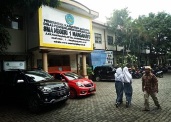 Jelang UNBK dan UASBN Siswi dan Guru SMAN Margahayu Persiapkan PDSS