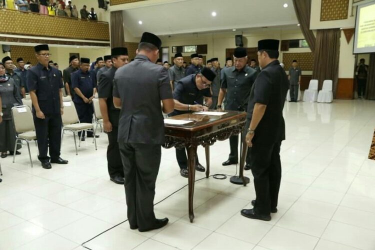 Bupati Lantik Puluhan Pejabat Non Struktural/Fungsional