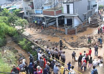 Banjir Bandang Terjang Cilengkrang