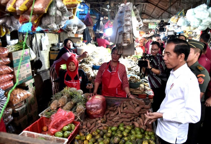 Presiden Jokowi Blusukan ke Pasar Minggu