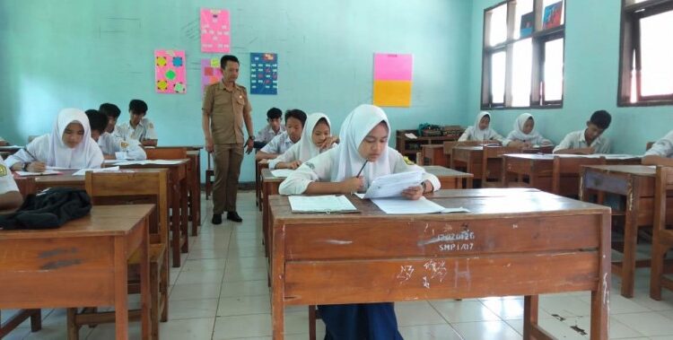 Ribuan Siswa SMP Negeri/Swasta Hari Ini Ikuti UASBN