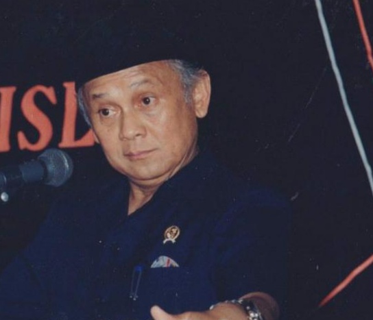 Siswa SMP Negeri/Swasta di Kab Bandung Gelar Sholat Ghoib untuk Almarhum BJ. Habibie