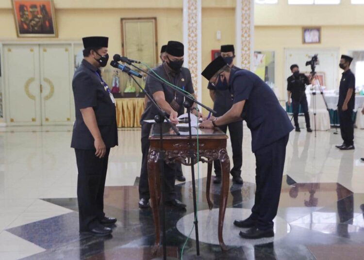 Bupati Bandung Lantik 76 Kepala Sekolah