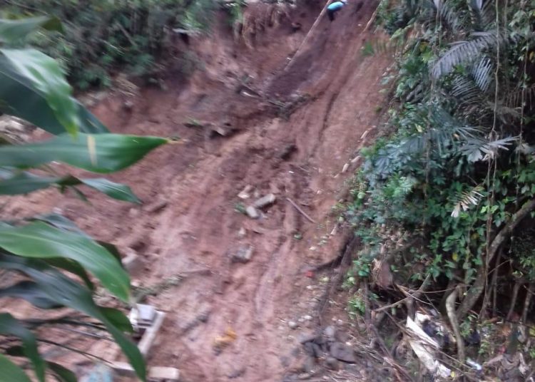 Hujan Mengguyur, Longsor Cikutra Mayat mayat Bermunculan