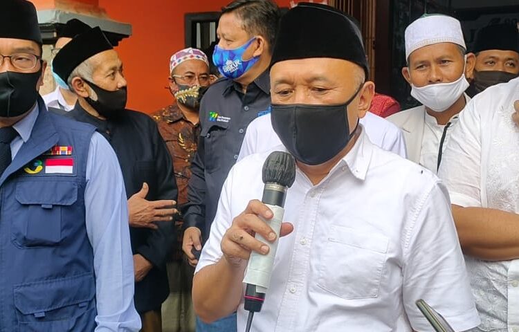 Menteri Koperasi dan UMKM Berikan Bantuan Pembiayaan Rp 7,3 Miliar untuk Koperasi Pontren Al-Ittifaq