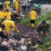 Babinsa Cikeuruh Fokus Bersihkan Sampah Liar