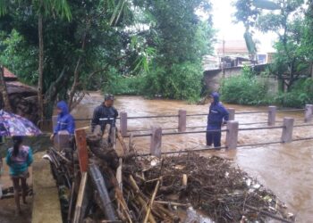Dangkalnya Sungai Cikeruh Permukiman Penduduk Kembali Diterjang Banjir
