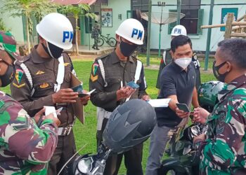 Polisi Militer Periksa Kelengkapan Dokumen Kendaraan TNI