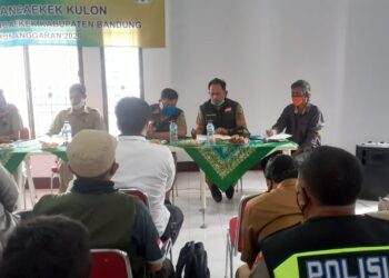 Badan Musyawarah Pemerintah Desa (BPMPD) Kabupaten Bandung saat melaksanakan peninjauan.