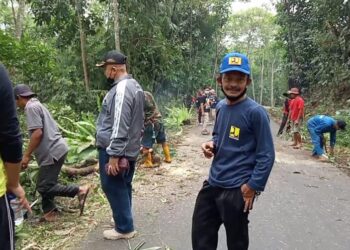 Musyawarah Tiga Kepala Desa Usai Gotong Royong