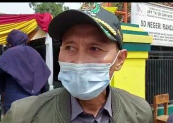 Anggota Komisi A Fraksi PKB DPRD Kabupaten Bandung Cep Ana meninjau desa yang melaksanakan PSU Pilkades di Desa Rancaekekkulon, Kecamatan Rancaekek
