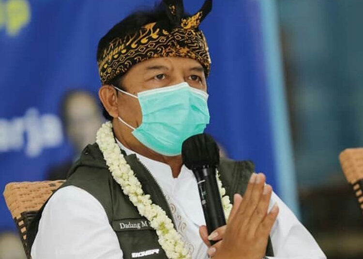 Bupati Dadang Naser