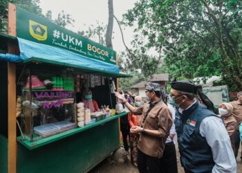 Menparekraf Tekankan Pentingnya Digitalisasi Pelaku Ekraf di Desa Wisata