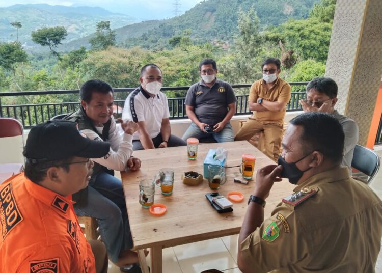 Segerakan Penanganan, Kalak BPBD dan Dinas PUTR Tinjau Lokasi Longsor Cilame