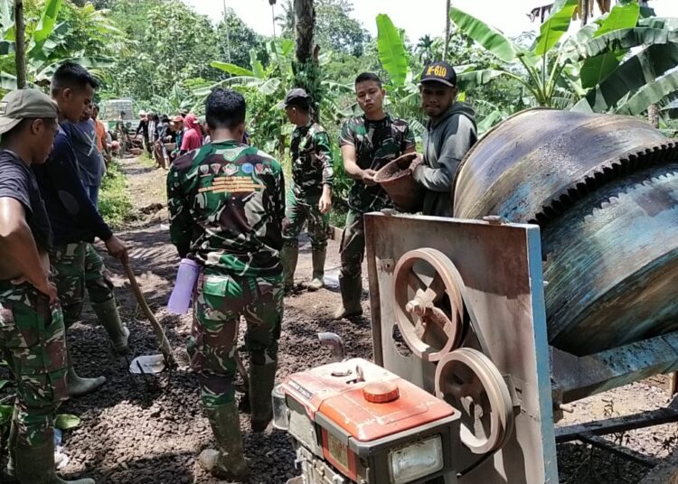 Satgas TMMD ke-110 Kodim 0610/Sumedang Gotongroyong Bangun Jalan 150 Meter