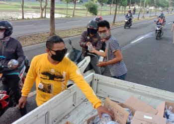 Yanto Setianto: Jalin Silaturahmi Jajaran DPD. Golkar Bersama Warga Melalui Berbagi Takjil